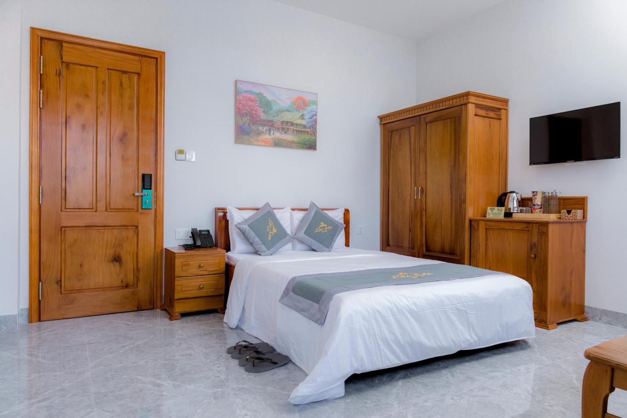 Loc Son Hotel بون ما توت المظهر الخارجي الصورة